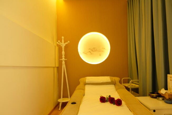 北京东城区日式指压的寂静美学：在按压中听见雪落的声音